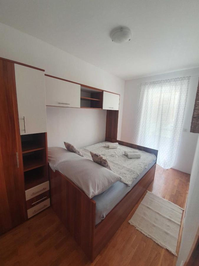 Apartment Kos Паг Екстериор снимка